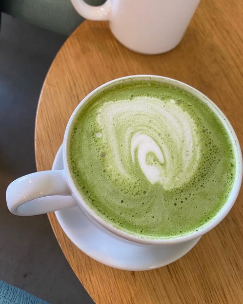 Hot Matcha Aesthetic, Hot Matcha Latte Recipe, Romanticise Winter, Hot Matcha Latte, Matcha Latte Aesthetic, Hot Matcha, Matcha Girl, Matcha Lover, Coffee Matcha