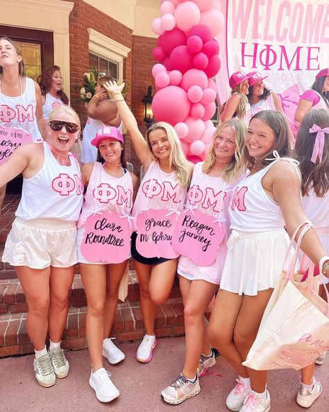 phi mu dreamin🎀 Sorority Girl, Phi Mu, Pink Out, Bid Day, August 12, Diy Shoes, Instagram Inspo, Sorority, Vision Board