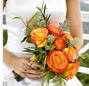 Bicolor orange rose bouquet Simple Bridal Bouquet, Orange Rose Bouquet, Amazon Flowers, Bouquets Diy, Red Bridal Bouquet, Fresh Rose Petals, Orange Bouquets, Bouquets Wedding, Rose Wedding Bouquet