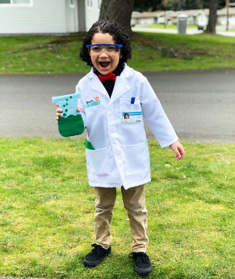 Cute and easy scientist costume for career day! Easy Career Day Costumes For Kids, Career Day Costumes For Kids, Career Day Costumes, Scientist Outfit, Scientist Costume, Mad Scientist Halloween, Career Costumes, Teaching Boys, Teacher Costumes