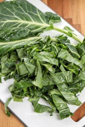 Quick Collard Greens Recipe, Easy Collard Greens, Best Collard Greens Recipe, Easy Collard Greens Recipe, Collar Greens, How To Cook Collards, Cooking Collard Greens, Collard Greens With Bacon, Greens Recipe Soul Food