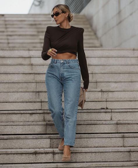 @mandys_style_ shared a photo on Instagram: “Via @chic_style_and_fashionn 1-10? 🤎💚 . . #beauty #fashion #fashionblogger #style #streetstyle #ootd #influencer #fashioninfluencer…” • Apr 20, 2022 at 8:36am UTC Shoulder Pad Top, Womens Basic Tops, High Rise Straight Leg Jeans, Stripped Tops, Daily Fashion Inspiration, Crewneck Style, Black Ripped Jeans, Black Lace Tops, Women Tunic Tops