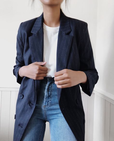 Pinstripe Blazer Outfit, Blazer And Jeans, Outfits Everyday, Outfits Simple, Simple Casual Outfits, Fashion Everyday, Easy Fashion, Pinstripe Blazer, Athleisure Trend