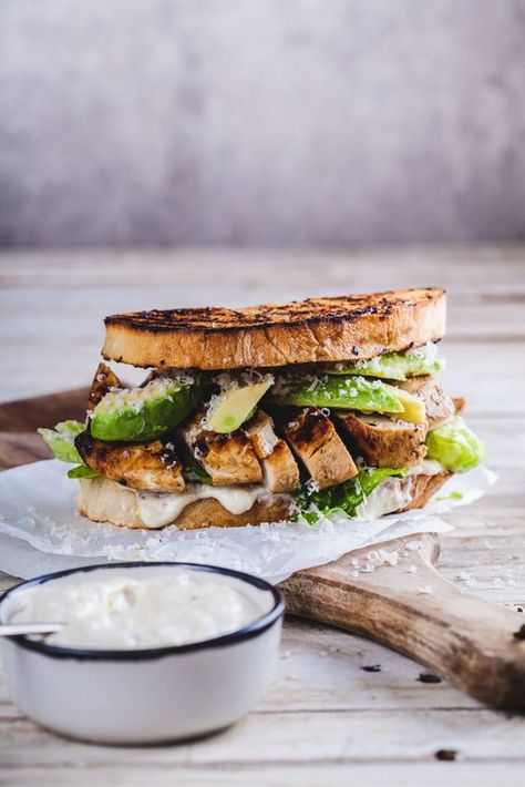 Chicken Caesar sandwich - Simply Delicious Caesar Sandwich, Chicken Caesar Sandwich, Plats Healthy, Chicken Caesar, Brunch Buffet, Healthy Sandwiches, Grilled Sandwich, Delicious Sandwiches, Chicken Sandwich