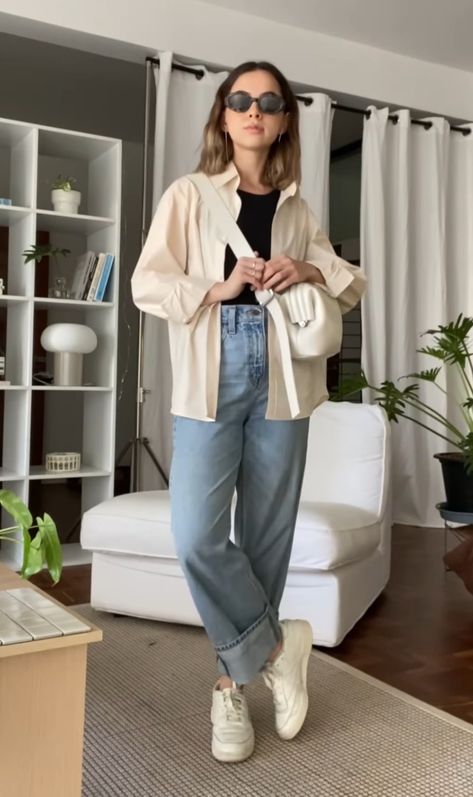 Italian Asethic Fashion, Uniqlo Shirt Woman, Styling Cardigan, New Era Outfit, Pastel Colors Fashion, Natural Outfit, Summer/fall Outfits, Hijab Fashion Summer, Campus Outfit