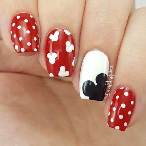 Classy Disney Nails, Minnie Mouse Nail Art, Mouse Nail Art, Disney Halloween Nails, Mickey Mouse Nail Art, Disney Nail Art, Disneyland Nails, Nails Disney, Mouse Nails