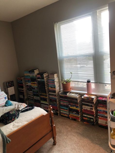 books Book Floor Stack, Stack Of Books Floor Apartment, Cool Bookshelf Ideas Small Spaces, Book Stacks On Floor, Stacks Of Books Aesthetic Bedroom, Stacking Books On The Floor, Book Collection Aesthetic Bedroom, Book Stacks Aesthetic Bedroom, Books On The Floor Aesthetic