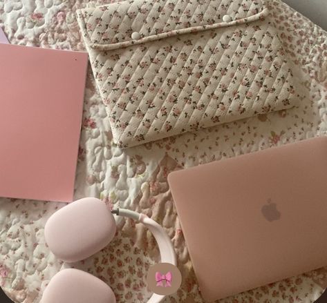 Laptop case , Airpods Max, Pink, School supplies, Flowers, Coquette, Apple, Pink school supplies, Aesthetic, Aesthetic School supplies, Bow, Quilt, Pink Quilt Bow Laptop Case, Coquette Macbook Case, Coquette Laptop Case, Coquette Ipad Case, Pink Macbook Aesthetic, Coquette School Supplies, Coquette Macbook, Airpods Max Pink, Pink School Aesthetic