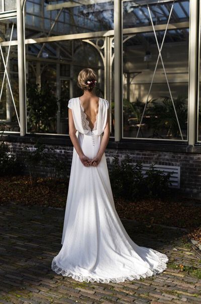 Dress Soiree, Sleek Wedding Dress, Crisco Recipes, Wedding Day Dresses, Kate Dress, Wedding Gowns With Sleeves, Clothes Reference, Eve Dresses, Princess Wedding Dress