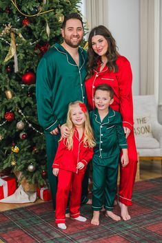 Siblings Christmas Outfits, Christmas Pictures Pajamas, Family Christmas Pjs, Family Matching Christmas Pajamas, Kids Christmas Pjs, Christmas Pajamas Family, Family Holiday Pictures, Family Matching Pjs, Boy Pajamas