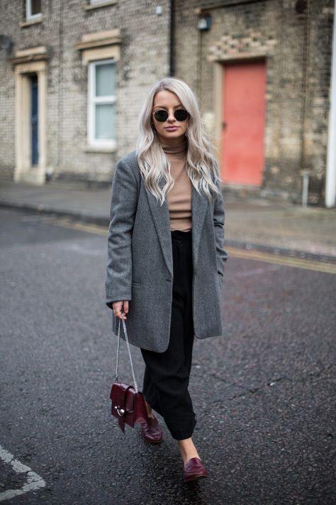 Burgundy Loafers Outfit Women, Loafer Heels Outfit, Burgundy Loafers Outfit, Platform Loafers Outfit, Loafers Outfit Women, Loafers And Jeans, Burgundy Shoes Outfit, Burgundy Loafers, Burgundy Accessories