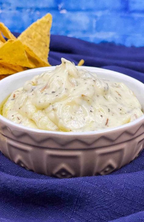 Garlic dip Tirokafteri Recipe, Garlic Cheese Dip, Greek Feta Dip, Garlic Dip Recipes, Seitan Burger, Feta Cheese Dip, Lebanese Garlic Sauce, Greek Cheese, Delicious Dips Recipes