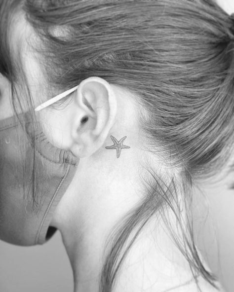 Behind The Ear Seashell Tattoo, Tiny Starfish Tattoo Simple, Small Star Fish Tattoo, Star Fish Tattoo Design, Small Starfish Tattoo, Sea Star Tattoo, Star Tattoos Behind Ear, Beachy Tattoos, Starfish Tattoo