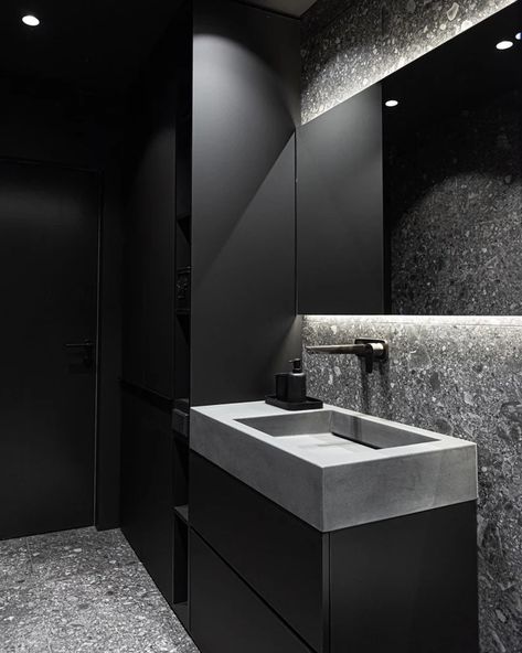 Modern Concrete Bathroom, Micro Cement Bathroom, Concrete Toilet, Concrete Sink Bathroom, Bathroom Decor Inspiration, Concrete Bathroom Sink, Cement Bathroom, Micro Cement, Dark Interior Design