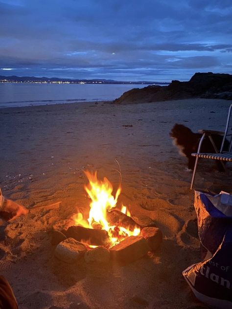 Winter Fire Pit, Fire Pit Beach, Fire On Beach Aesthetic, Fire At The Beach, Beach Fire Pit, Fire On The Beach, Bonfire On Beach Aesthetic, Beach In Winter, Bonfire On The Beach