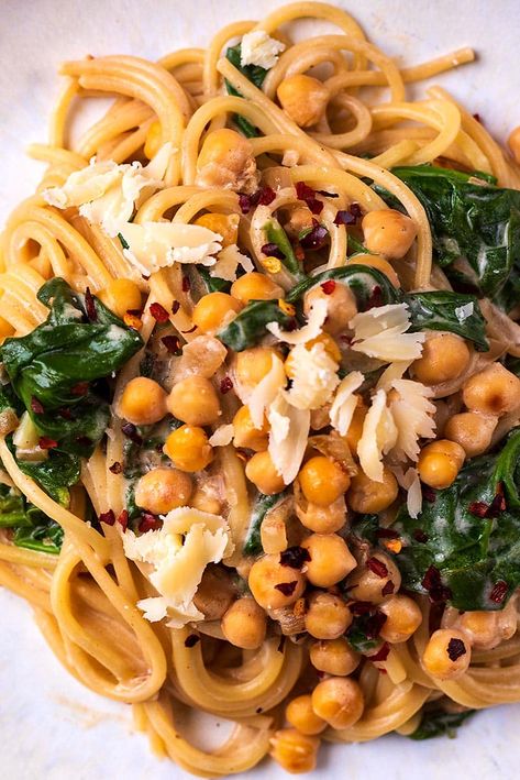 Pasta And Chickpeas, Pasta Chickpeas, Pasta With Chickpeas, Chickpeas And Spinach, Spinach Healthy, Pasta With Meat Sauce, Best Pasta Dishes, Creamy Pasta Sauce, Homemade Comfort Food