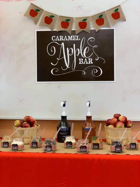 Cute sign for carmel apple bar Caramel Apple Bar For Teachers, Apple Bar Ideas, Candy Apple Bars, Caramel Apple Bar, Apple Board, Fall Caramel Apples, Resident Appreciation, Apple Cider Bar, Hospitality Ideas