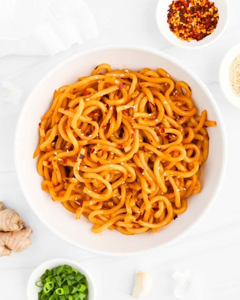 Garlic Udon Noodles, Chili Garlic Udon Noodles, Chili Garlic Noodles, Udon Noodles Recipe, Asian Noodle, Asian Noodle Recipes, Garlic Noodles, Udon Noodles, Asian Noodles