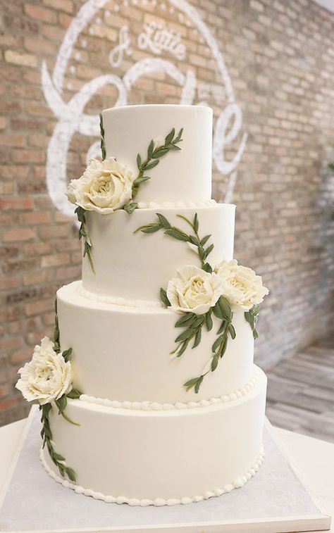 Smooth Buttercream Wedding Cake, Wedding Cake 3 Tier Elegant, Simple Buttercream Wedding Cake, Iced Flowers, 1 Tier Wedding Cakes, Smooth Buttercream, Cake Bridal, Sweet 16 Cakes, 16 Cake