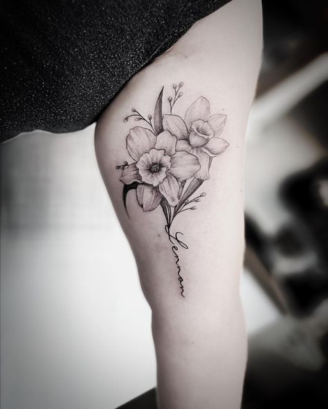 December Birth Flower Bouquet Tattoo, December Birth Flower Tattoo Ideas, Narcissus Flower Tattoo With Name, December Birthday Flower Tattoo, August And December Birth Flower Tattoo, December Birth Flower Tattoo Narcissus And Holly, December Baby Tattoo Ideas, Birth Flower December Tattoo, December Birth Flower Tattoo With Name