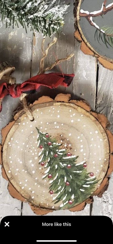 Painting Wood Rounds Christmas, Wood Rounds Christmas, Christmas Painting On Wood, Ornament Ideas Diy, Wood Slice Ornament Ideas, Christmas Craft Show, Christmas Canvas Art, Wood Slice Art, Wood Slice Crafts