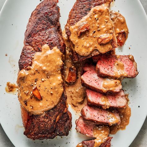 Delish Parisian Dinner, Sauce Au Poivre, Garlic Cream Sauce, Classic French Dishes, French Dishes, Strip Steak, Master Chef, Most Popular Recipes, How To Cook Steak