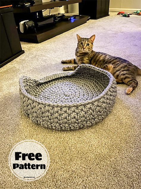 Big Little Crochet Cat Bed Free Pattern Crochet Cat Bed Free Pattern, Crochet Cat Beds, Crochet Cat Bed Pattern, Diy Crochet Cat Bed, Cat Bed Pattern, Soft Ideas, Crochet Bed, Bed For Cats, Crochet Cat Bed