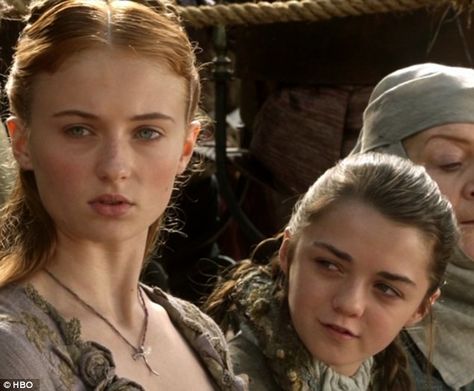 Sister act: Sophie and Maisie play siblings Sansa and Arya Stark in the show Sansa Stark Jon Snow, Game Of Thrones Comic, Moon Lovers Drama, Game Of Thrones Sansa, Women Problems, Sister Act, Game Of, Sansa Stark, Arya Stark