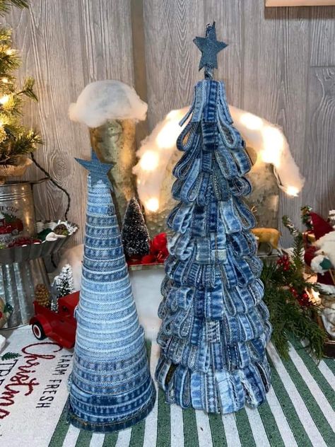 Blue Jean Christmas Tree, Denim Tree, Paper Mache Christmas, Denim Crafts Diy, Alternative Christmas Tree, Christmas Tree Crafts, Christmas Snow, Handmade Christmas Decorations, Holiday Crafts Christmas