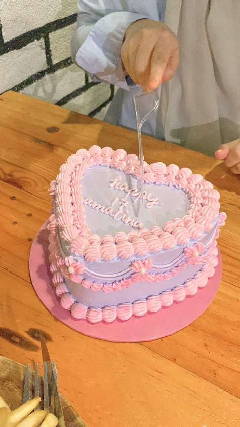 Purple And Pink Party Theme, Purple And Pink Vintage Cake, Pink And Purple Cakes Birthday, Pink Purple Birthday Cake, Pink And Purple Heart Cake, Birthday Cake Pink And Purple, Purple Aesthetic Cake, Pink And Purple Cake Ideas, Pink And Purple Cakes