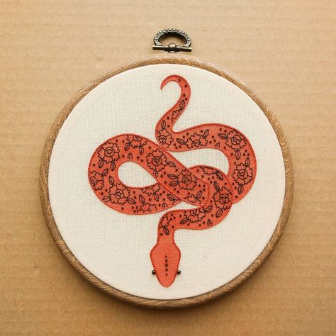 ✨ Alina ✨ on Instagram: “🐍 Done! . . . . . . . . . . . . . #etsyshop #etsyseller #etsystore #etsy #dmcembroidery #craftsposure #supportsmallbusiness #makersmovement…” Snake Embroidery Pattern, Snake Embroidery, Pattern Snake, Modern Hand Embroidery Patterns, Modern Hand Embroidery, Rose Details, Digital Embroidery Patterns, Halloween Cross Stitch Patterns, Contemporary Embroidery