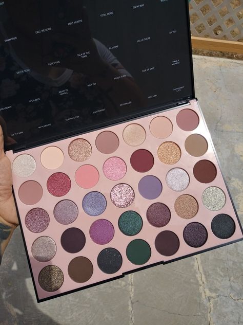 Morphe 35c everyday chic artistry palette Morphe 35c Everyday Chic Palette Looks, Morphe 35c Palette Looks, Big Eyeshadow Palette, Morphe Eyeshadow Palette, Makeup Recommendations, Morphe Eyeshadow, Morphe Palette, Makeup Blending, Makeup Pallets