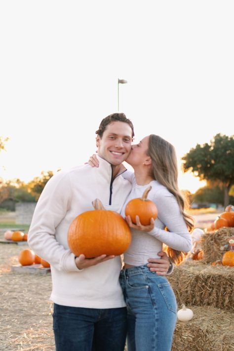 Picture inspiration for couple, pumpkin, patch pictures, Instagram, pose inspiration, Pinterest halloween Couple Photoshoot Pumpkin Patch, Couples Photoshoot Poses Pumpkin Patch, Pumpkin Patch Pictures Couple, Cute Pumpkin Patch Pictures Couples, Pumpkin Patch Poses Couple, Pumpkin Patch Photoshoot Couples, Pumpkin Patch Instagram Pictures, Pumpkin Patch Couple Photos, Pumpkin Patch Engagement