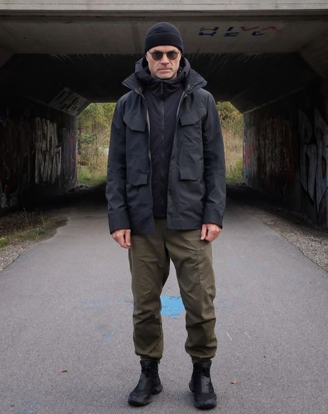 Tactical Fashion Men Style, Civilian Tactical Outfit, Urban Tactical Outfit, Tactical Boots Outfit Men, Tactical Boots Outfit, Military Boots Outfit, Tactical Outfit, Techwear Men, Parka Outfit