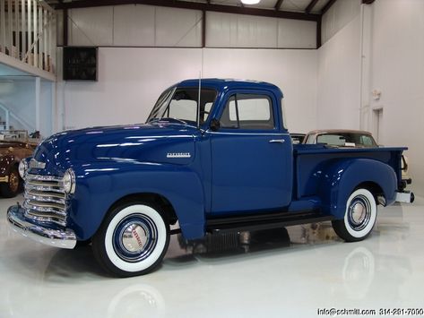 Pick Up Chevrolet, 1952 Chevy Truck, Truck Restoration, Chevy 3100, Chevrolet 3100, Automotive Mechanic, Chevrolet Pickup, Truck Paint, Classic Pickup Trucks