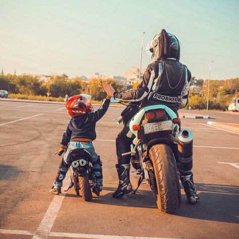 Baby Motorbike, Biker Baby, Motorcycle Baby, Bike Couple, Biker Couple, Moto Yamaha, Motocross Love, Porsche 918 Spyder, Image Moto