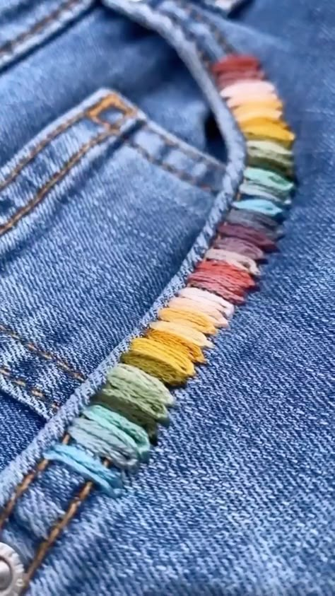 Jeans Thread Design, Hand Embroidery On Denim Jeans, Embroider On Jeans Diy, Embroidery Stitches On Jeans, Denim Hand Embroidery, Tina Le Diy, Embroidery Visible Mending, Cross Stitch On Jeans, Embroidery Mending Ideas