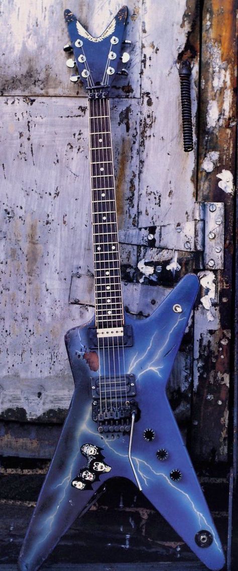 "Dimebag" Darrell Abbott's original 1981 Dean ML "Dean From Hell" Dean Guitars Dimebag Darrell, Dimebag Darrell Art, Dimebag Darrell 80s, Dimebag Darrell Wallpaper, Dimebag Guitar, Diamond Darrell, Dimebag Darrell Guitar, Dimebag Darrel, Emma Evans