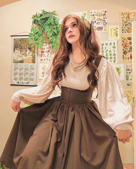 Gaun Abad Pertengahan, Make A Dress, Fair Outfits, Cottagecore Outfits, Old Fashion Dresses, Cottagecore Fashion, Fairytale Dress, Mori Girl, Short Story