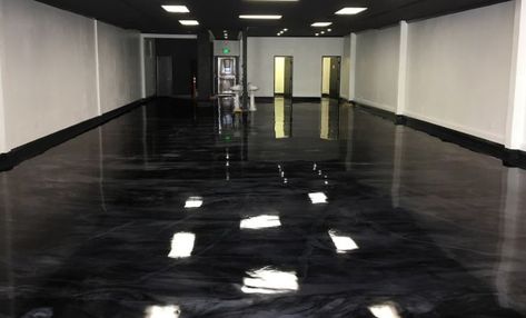 Convert Garage To Room, Garage Gym Flooring, Black Laminate Flooring, Epoxy Floor Designs, Garage Boden, Garage Design Interior, Bar Flooring, Metallic Epoxy Floor, Garage Floor Epoxy