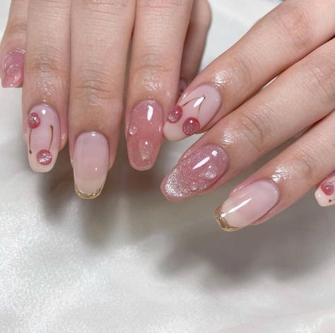 ً on Twitter: "Nail art by kiri_burnet https://t.co/MOQWi3Vvsg" / Twitter Nailart Ideas Simple, Nail Ideas Kawaii, Kawaii Gel Nails, Japanese Nail Art Kawaii, Asian Nails, Cherry Nails, Minimal Nails, Pretty Gel Nails, Soft Nails