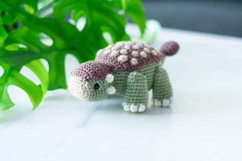 Free Crochet Dinosaur, Dinosaur Patterns, Crochet Dinosaur Patterns, Dinosaur Blanket, Crochet Dinosaur, Crochet Simple, Dinosaur Pattern, Bobble Stitch, Crochet Basics