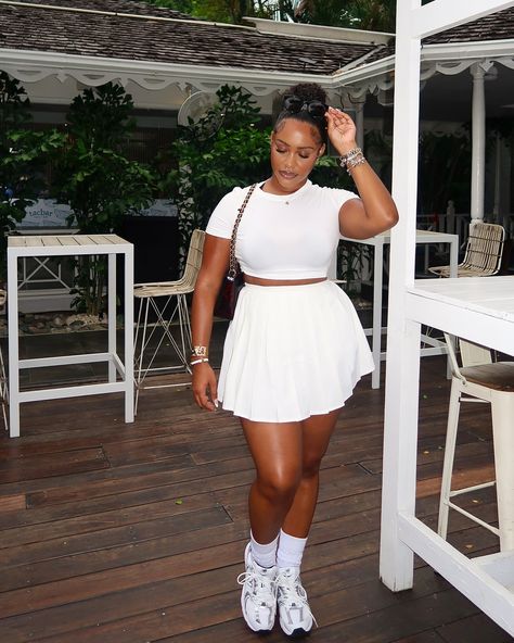 All White Baddie Outfit, White Baddie, Cute Tennis Outfit, Baddie Era, Skirt Ootd, Short Skirts Outfits, Baddie Outfit, Tennis Outfit, Casual Street Wear