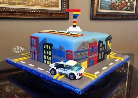 Lego City cake using purchased Legos to make car and number 7. The rest is hand made from fondant. Lego Police Birthday Cake, Lego City Cake, Lego City Cakes, Policeman Cake, Lego City Birthday, Police Car Cakes, Police Birthday Cakes, Cake Train, Police Cakes