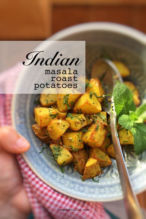 Thanksgiving Potatoes Side Dishes, Garam Masala Potatoes, Pork Side Dishes, Valentines Food Dinner, Indian Masala, Potato Side Dish, Roasted Potato Recipes, Masala Spice, Easter Dinner Recipes