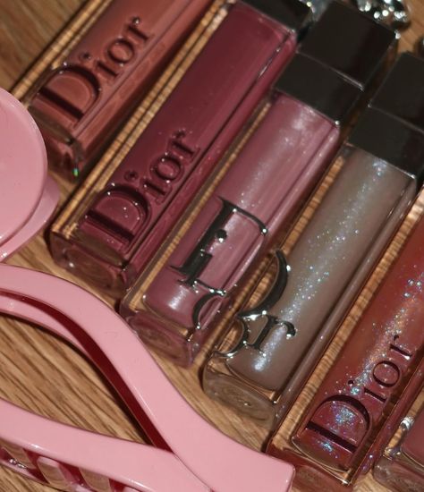 Gloss Dior, Makeup Therapy, Fancy Cosmetics, Dior Lipgloss, Makeup Dior, Winter Wishlist, Cute Nail Polish, Dior Aesthetic, Dior Lip Glow