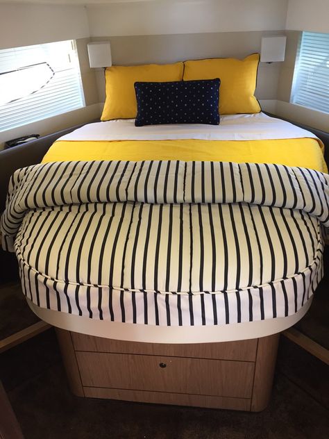 Yacht Bedding Black and White Stripes with Yellow Sheets Cabin Cruiser Boat Interiors, Yacht Bedding, Yacht Decor Boat Interior, Yacht Interior Decor, Boat Bedding, Boat Tips, Yacht Ideas, Boat Homes, Yacht Decor