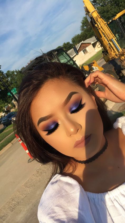 Issa look inspired by the Jaclyn Hill palette Morphe 35v Palette Looks, Jaclyn Hill Palette Looks, Jaclyn Hill Makeup, Jaclyn Hill Palette, Jaclyn Hill, Make Up Looks, Beautiful Eye Makeup, Colorful Eye Makeup, Beauty Make-up