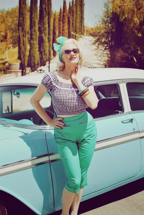 Ashlyn Coco, Pinup Clothes, 1990 Style, 50s Aesthetic, Mode Rockabilly, Coco Fashion, Pinup Vintage, Pin Up Vintage, Rockabilly Girl