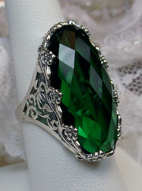 Big Rose Oval Cut 15ct Sim Green Emerald Gem Flower Floral Filigree Sterling Silver Ring {Made To Order}#97 by SilverEmbraceJewelry on Etsy Victorian Style Rings, Smaragd Ring, Antique Style Rings, Floral Filigree, Antique Filigree, Emerald Gem, Filigree Jewelry, Vintage Inspired Jewelry, Vintage Style Jewellery